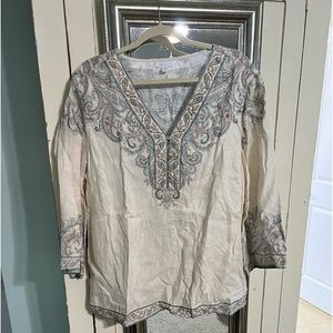 J.Jill linen top with 3/4 bell sleeves and beautiful paisley pattern.